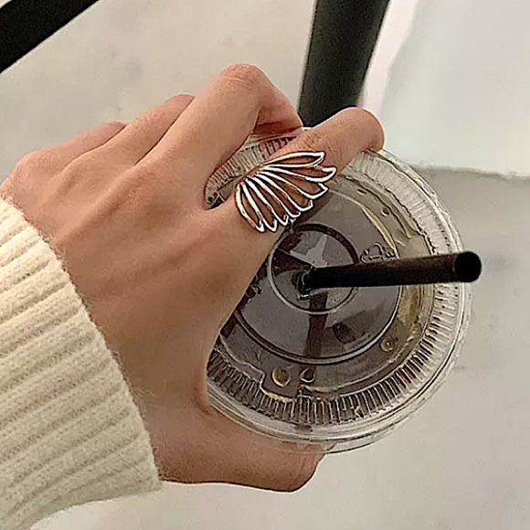 STERLING SILVER ANGEL WING & HOLLO OUT BUTTERFLY RING SET - Picture 6 of 8